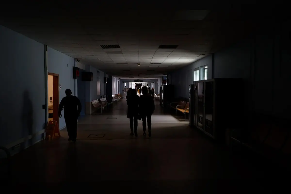 Imagem de contexto do artigo "Apagão" é a Palavra do Ano de 2025