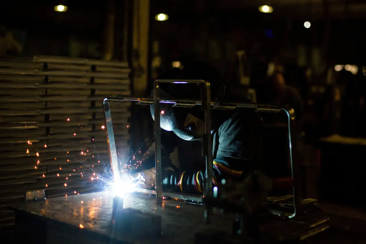 Líder de moldes de bolos feitos em metal sediada em Valongo
