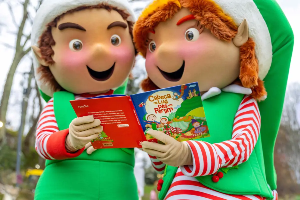 "Cabeça na Lua, Pés em Perlim" é o título do novo livro