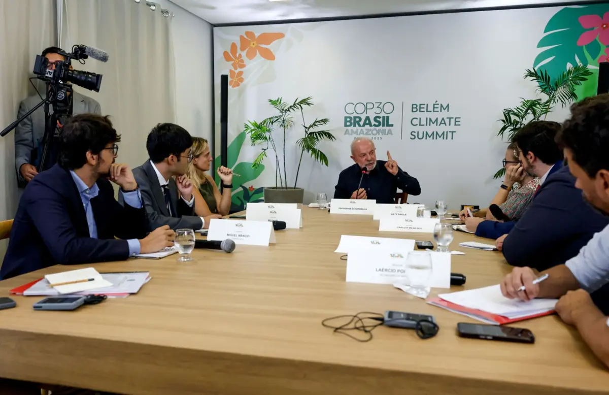 Lula da Silva falou com jornalistas à margem da cimeira que antecipa a COP30