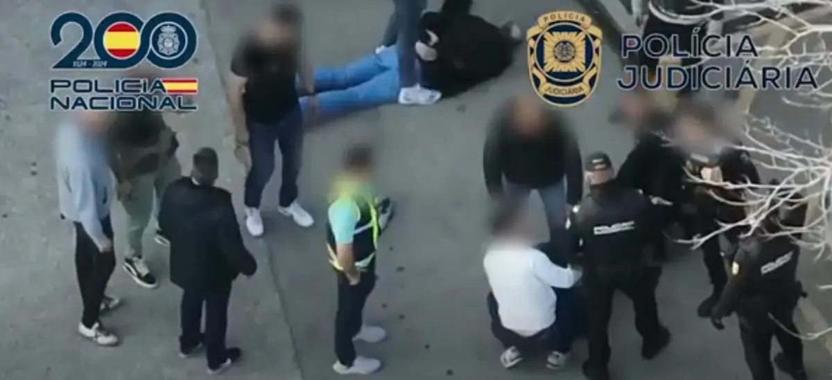 Imagem de contexto do artigo Apanhados numa estação de serviço. O momento em que a Polícia captura os fugitivos de Vale de Judeus