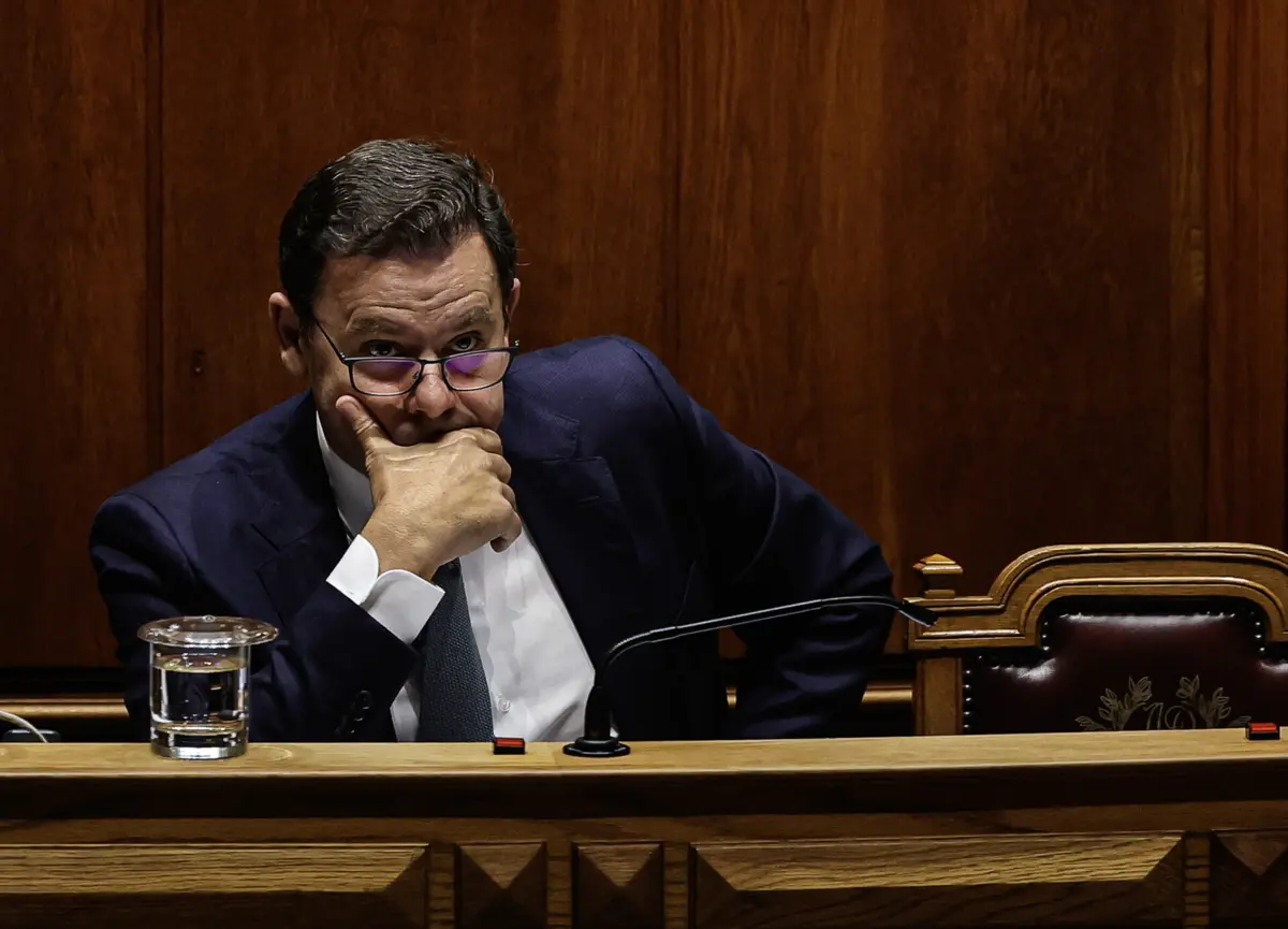 O Governo de Luís Montenegro enfrentou na sexta-feira uma moção de censura que foi chumbada