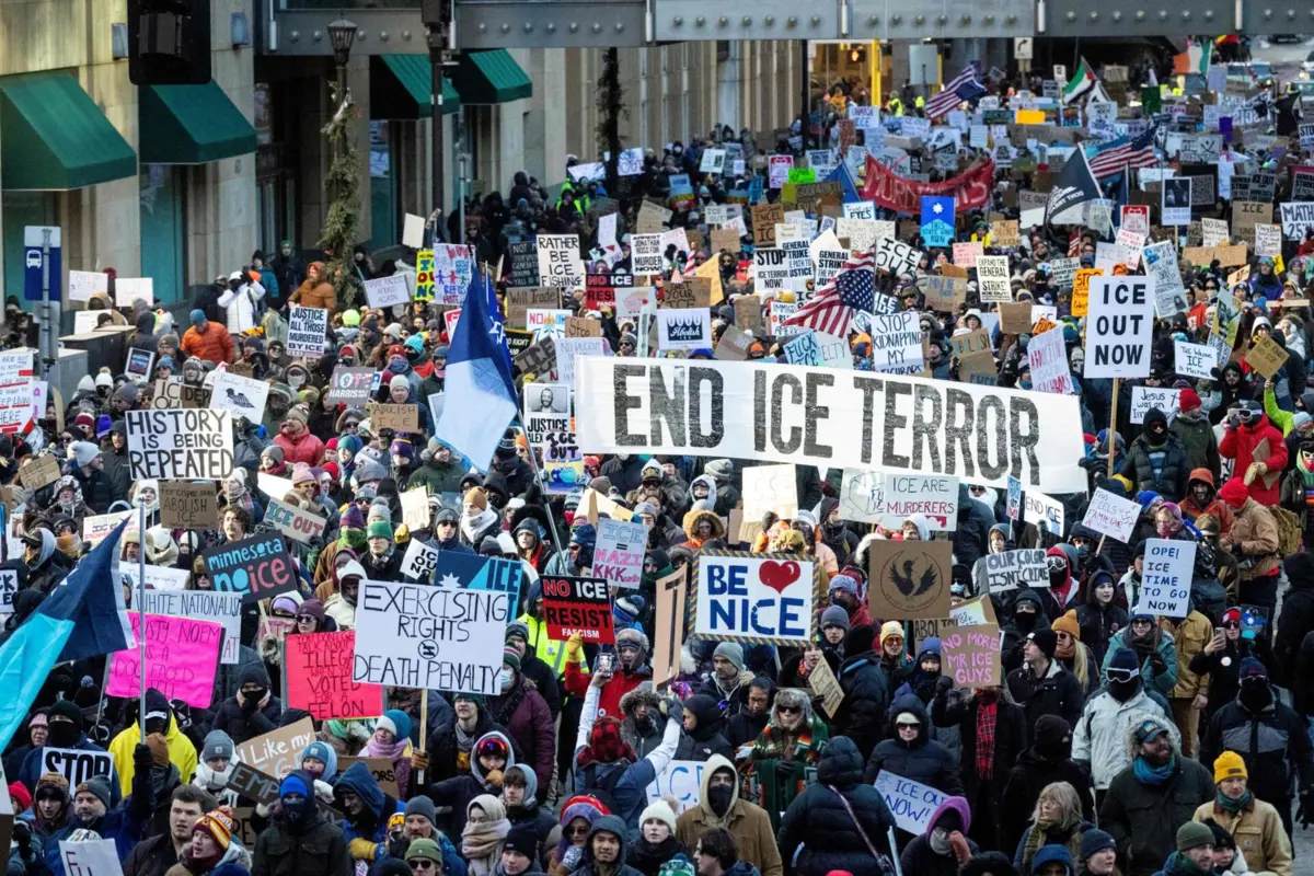 Manifestação em Minneapolis contra a atuação dos agentes de imigração ICE