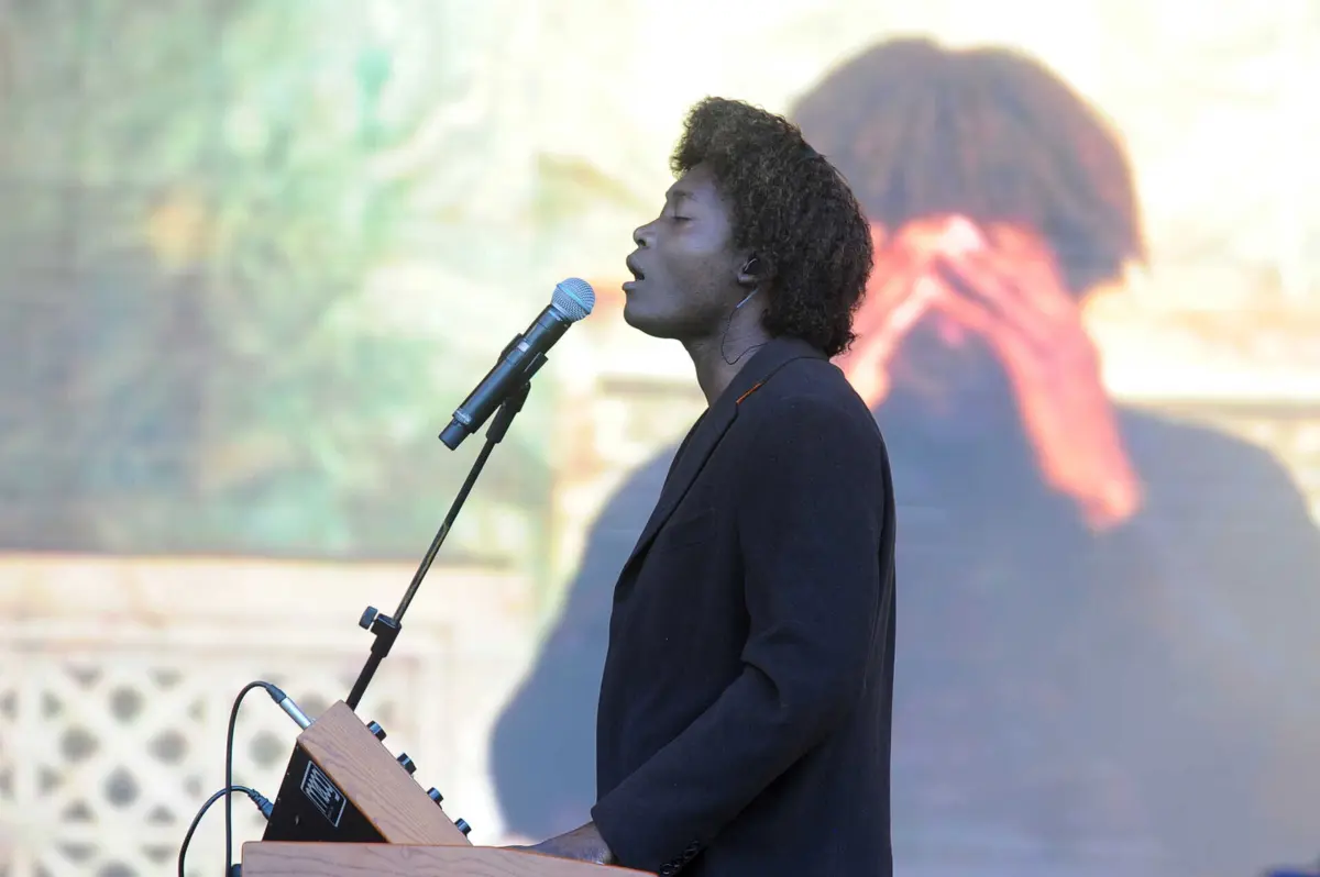 Benjamin Clementine é um monumento numa catedral de pop sacramental