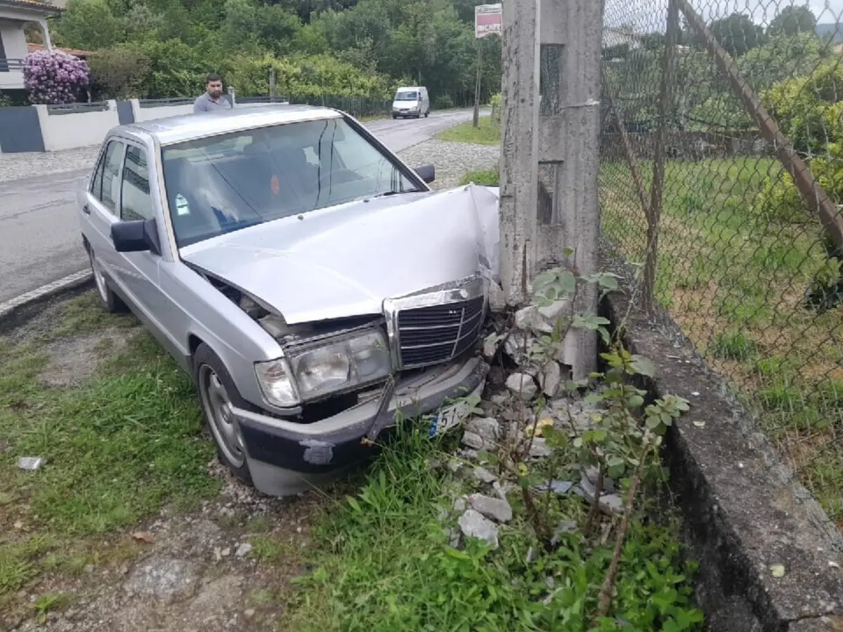 Condutora despistou-se na EN 205-3, em Terras de Bouro