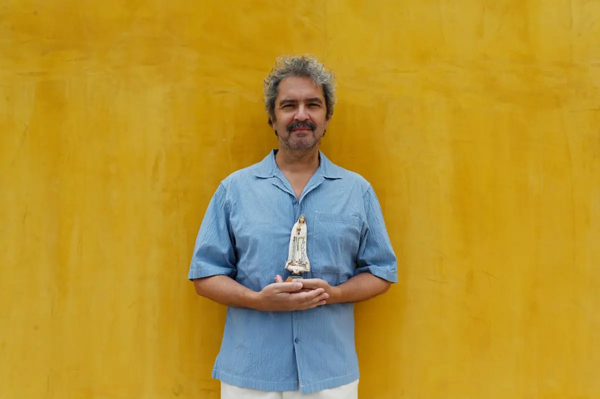 “Portugueses” é o recente filme de Vicente Alves do Ó, musical sobre a Revolução de Abril, construído em torno de canções emblemáticas, filme-retrato de meio século de histó