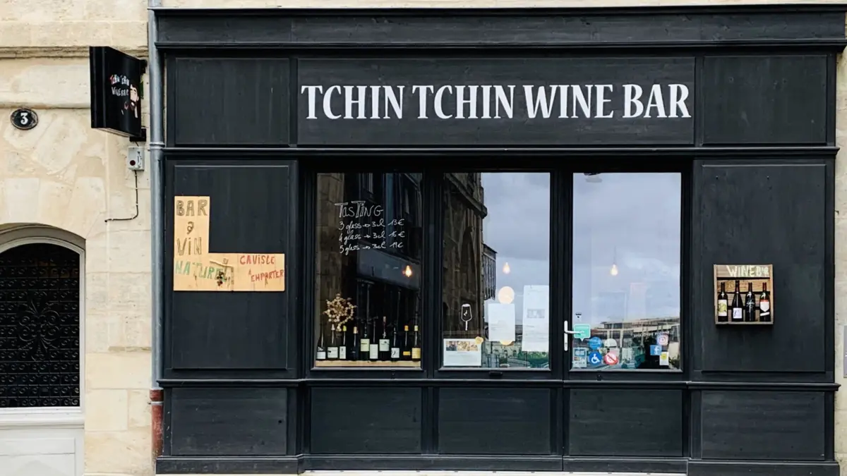 Tchin Tchin Wine Bar, no centro de Bordéus, está agora encerrado