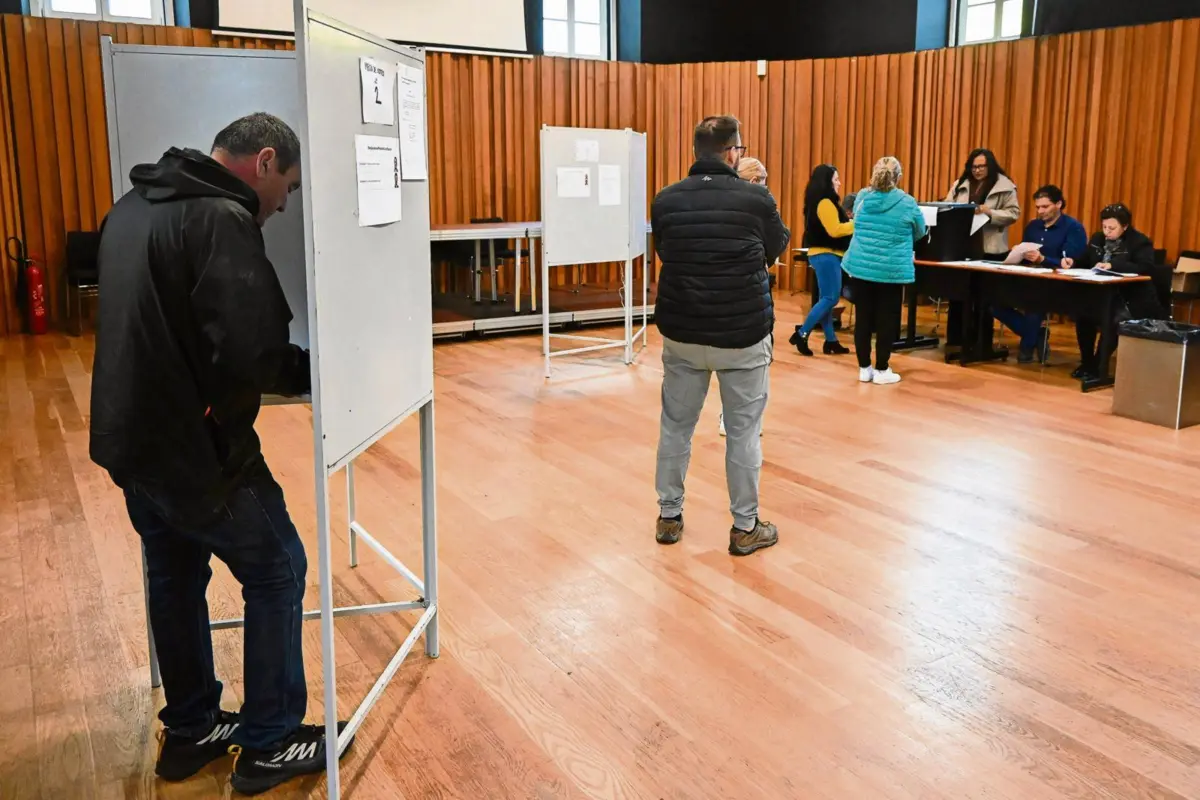 Na primeira volta votaram 5,7 milhões de pessoas e a abstenção foi de 47,61%