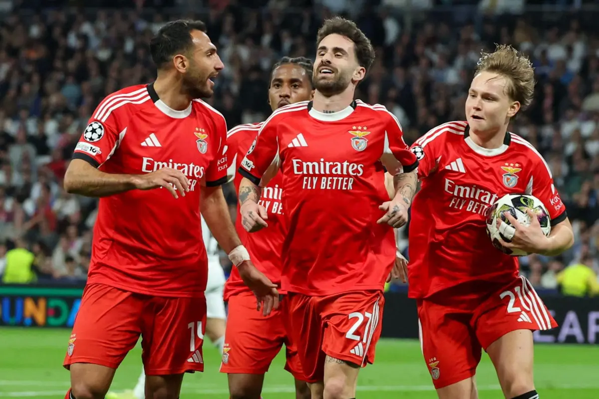 Águias procuram reduzir diferenças para o F. C. Porto e Sporting