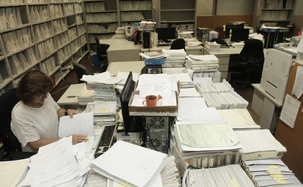 Existem milhares de processos nos tribunais a aguardar que seja possível notificar os arguidos