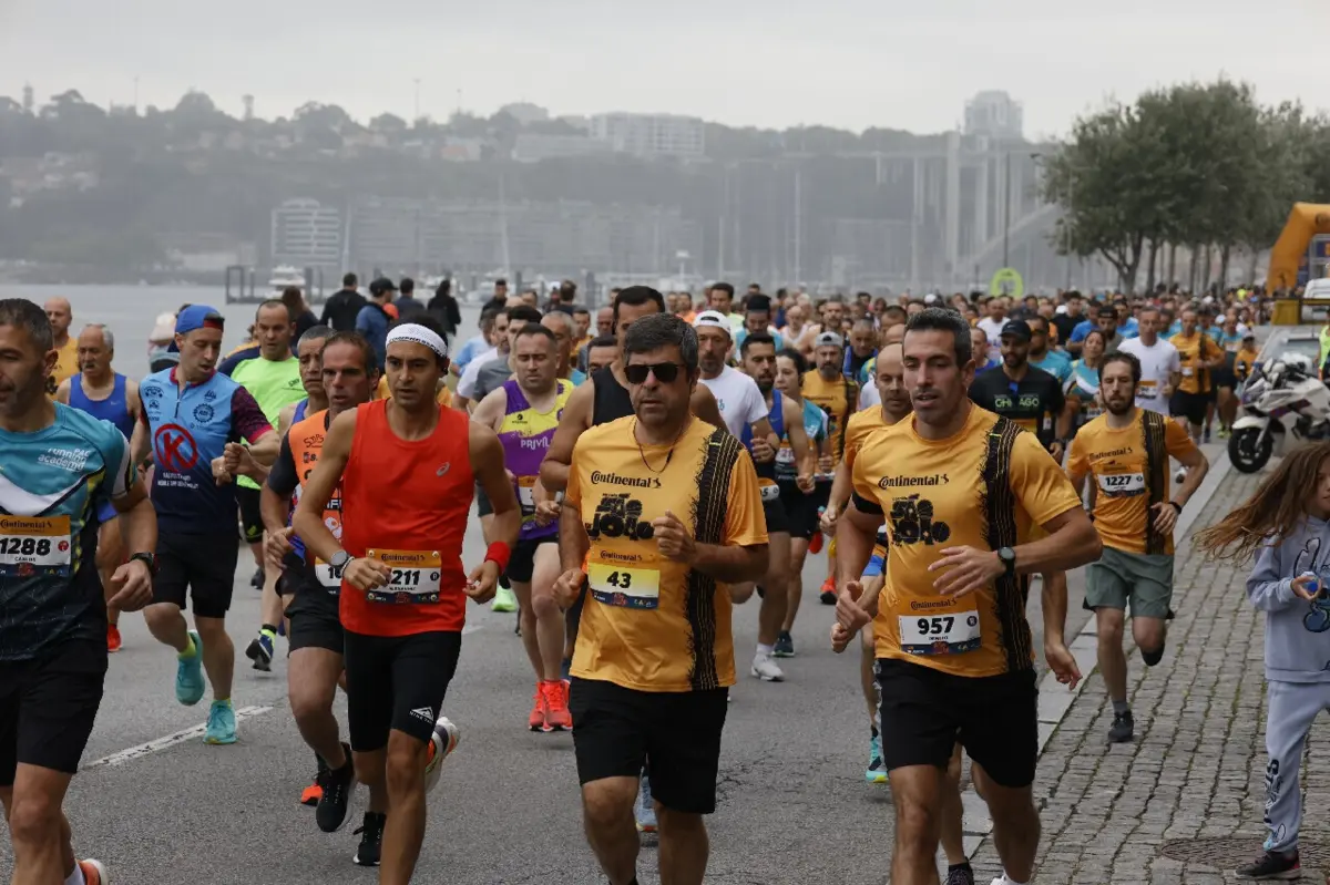 Atletas encheram a marginal, em Canidelo, Gaia