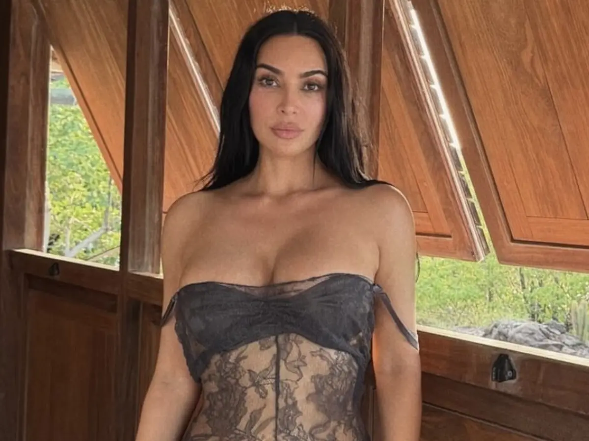Kim Kardashian partilhou registos da estadia na ilha particular de Mustique, nas Caraíbas