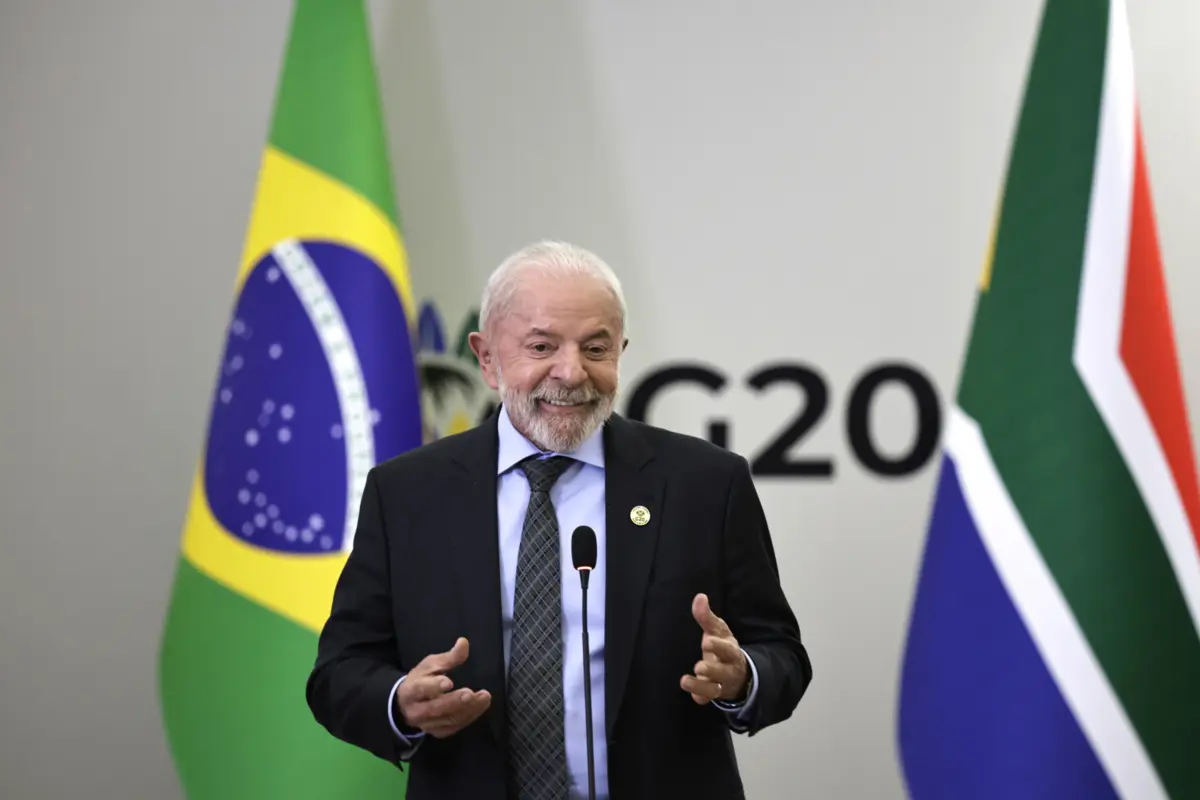 Lula da Silva durante a conferência de imprensa após a cúpula do G20, em Joanesburgo. África do Sul