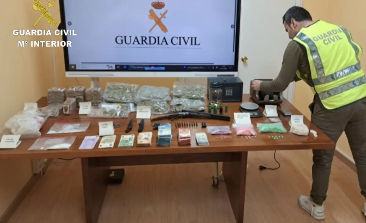 Imagem de contexto do artigo Dois jovens portugueses detidos por tráfico de droga e posse de armas na Galiza