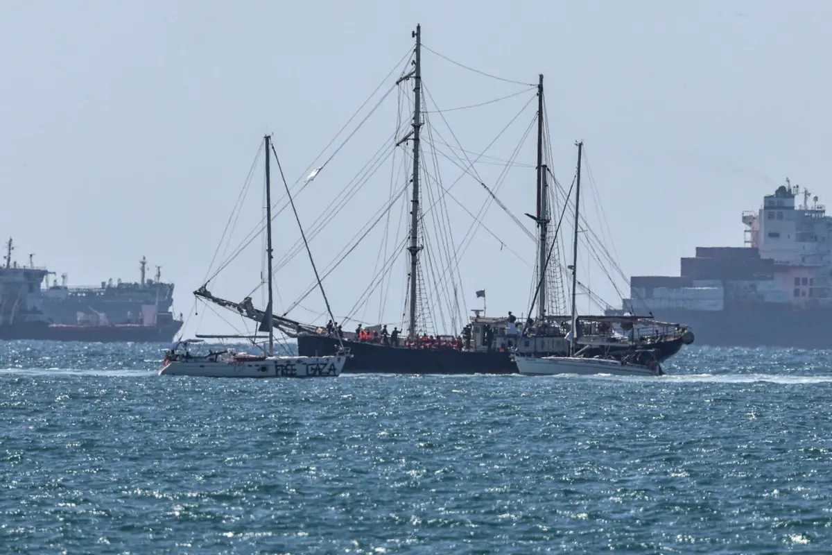 Embarcações foram intercetadas e os ativistas a bordo foram detidos