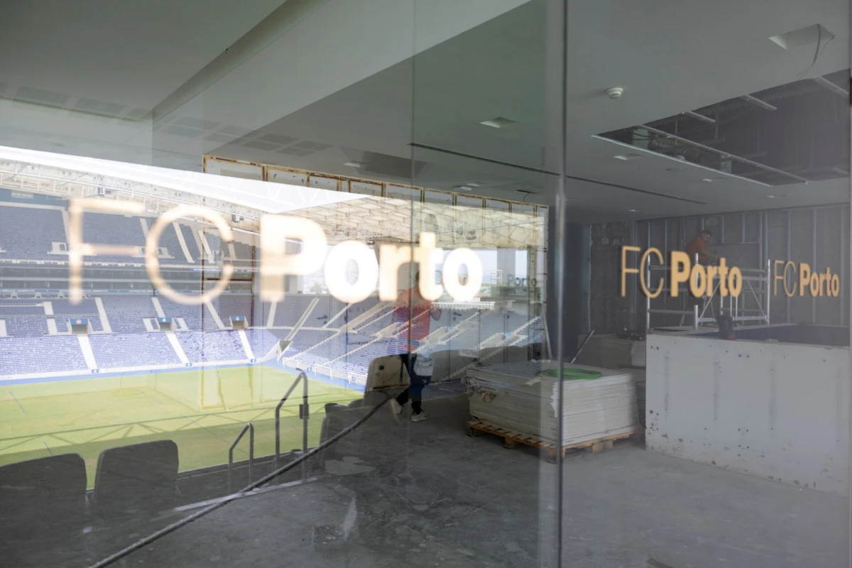 UEFA multou o F. C. Porto em 750 mil euros