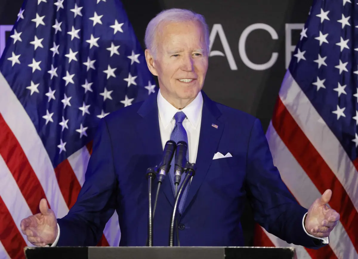 Em fevereiro de 2023, Biden teve uma lesão cutânea removida do peito que era um carcinoma basocelular, uma forma comum de cancro de pele