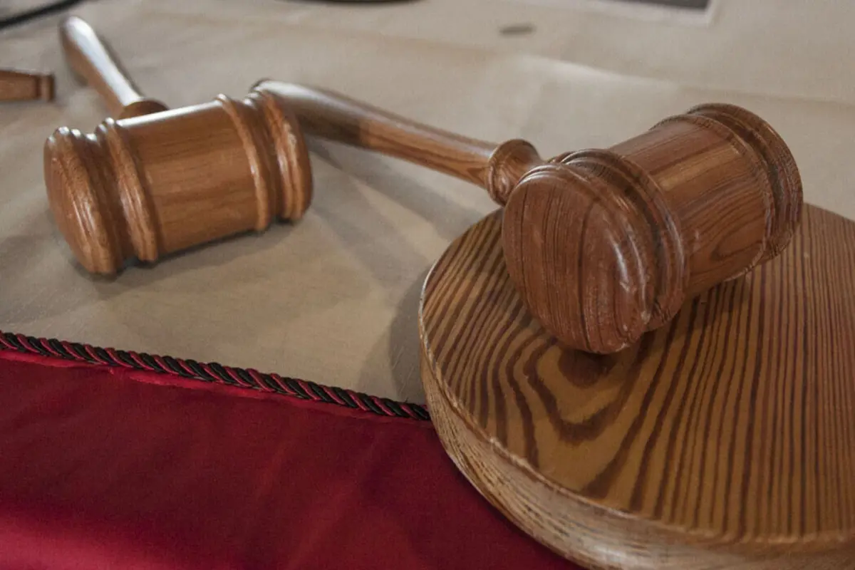 Tribunal ordenou a reabertura da audiência para a inquirição de mais testemunhas da defesa