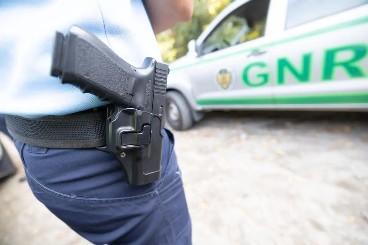 GNR identificou condutor que fugiu de acitende quando regressou para recolher peças da viatura