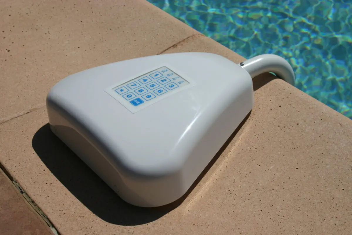 O “Aqualarm” deteta quedas na piscina