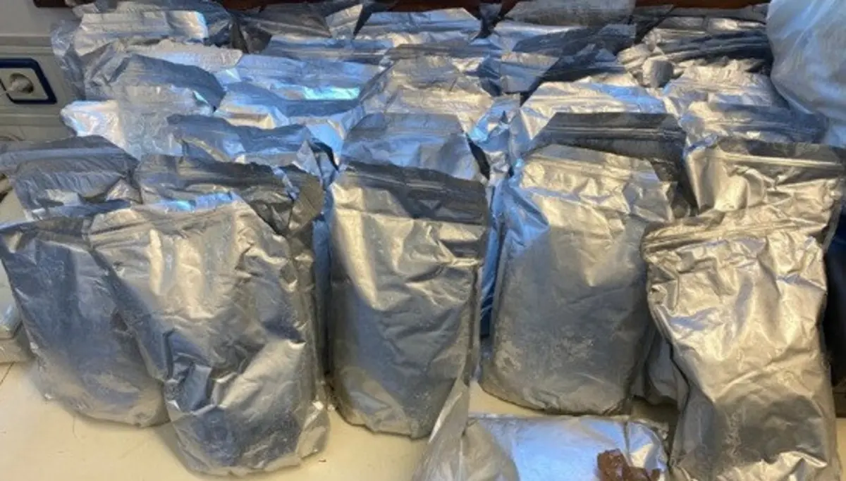 Droga estava escondida em sacos