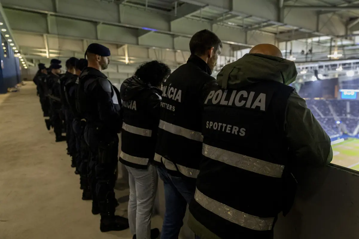 Semanalmente, são identificados e autuados adeptos