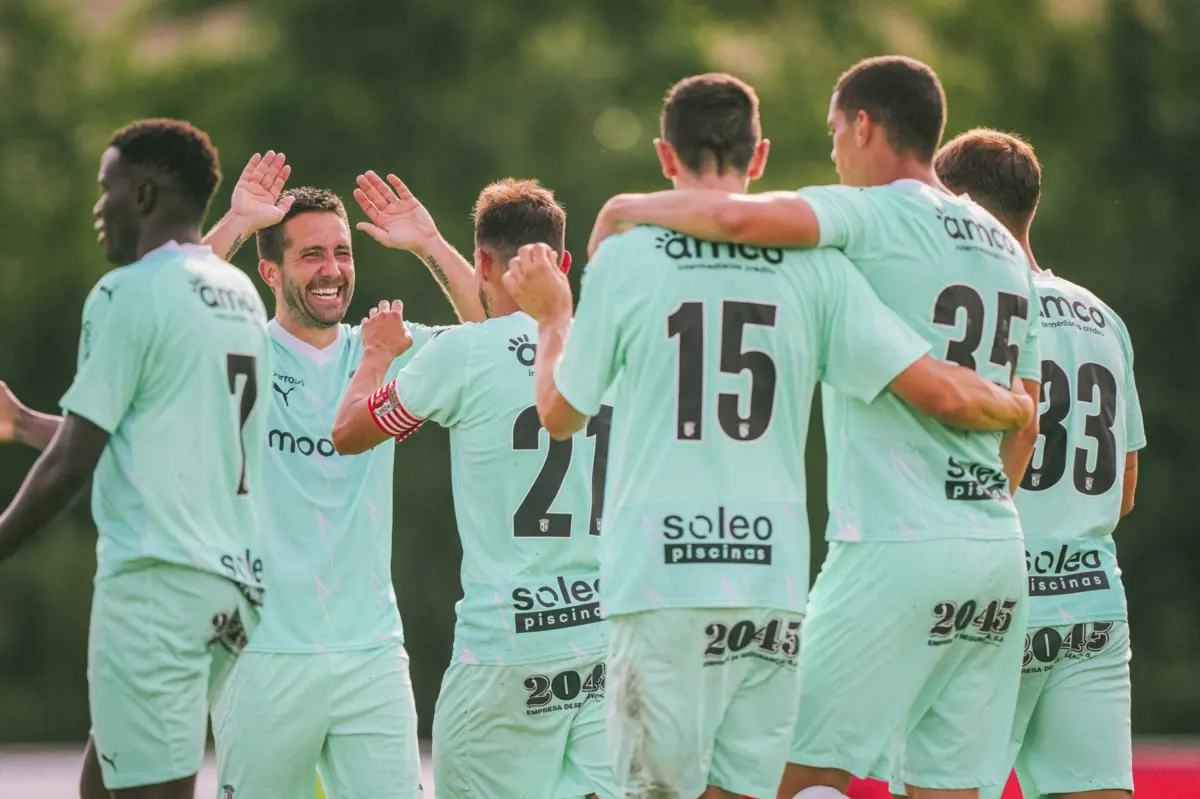 Braga celebra a vitória, por 3-1, no terceiro jogo de pré-temporada