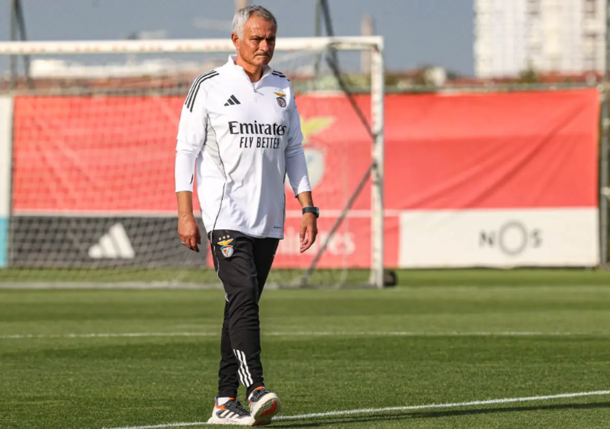 José Mourinho vai estrear-se na Champions pelo Benfica em Stamford Bridge