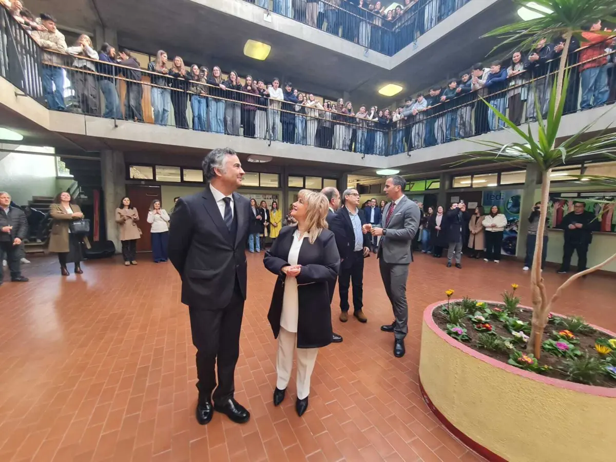 O ministro Fernando Alexandre visitou a escola