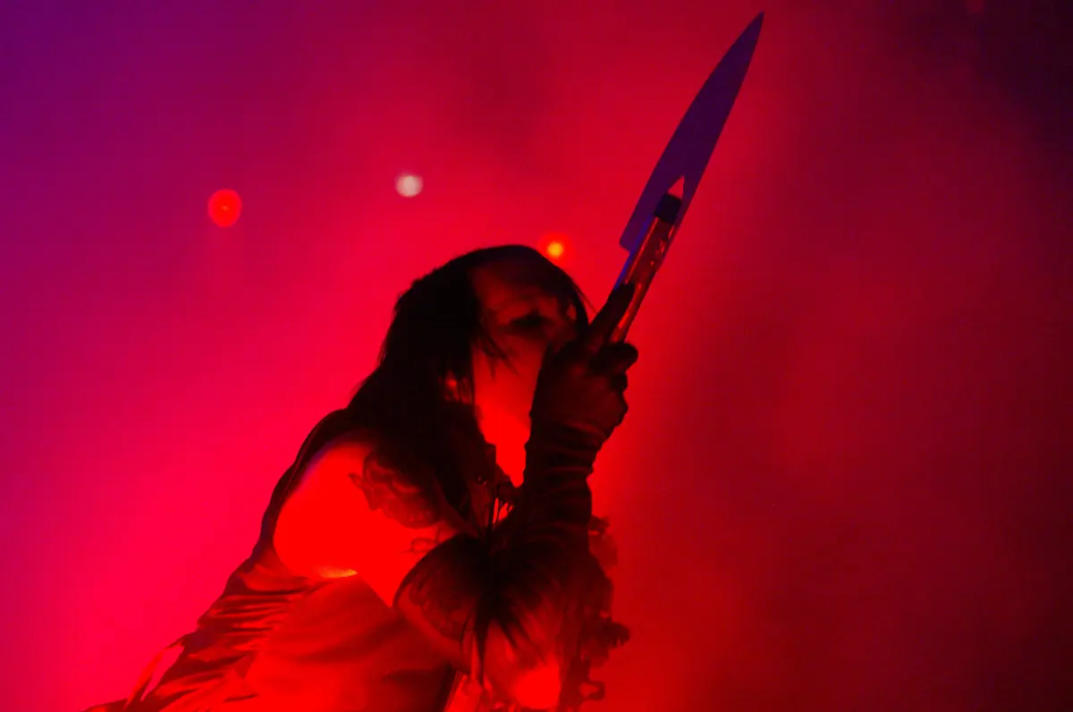 Com o novo disco, “One Assassination Under God - Chapter I”, Marilyn Manson aponta a mira aos seus críticos