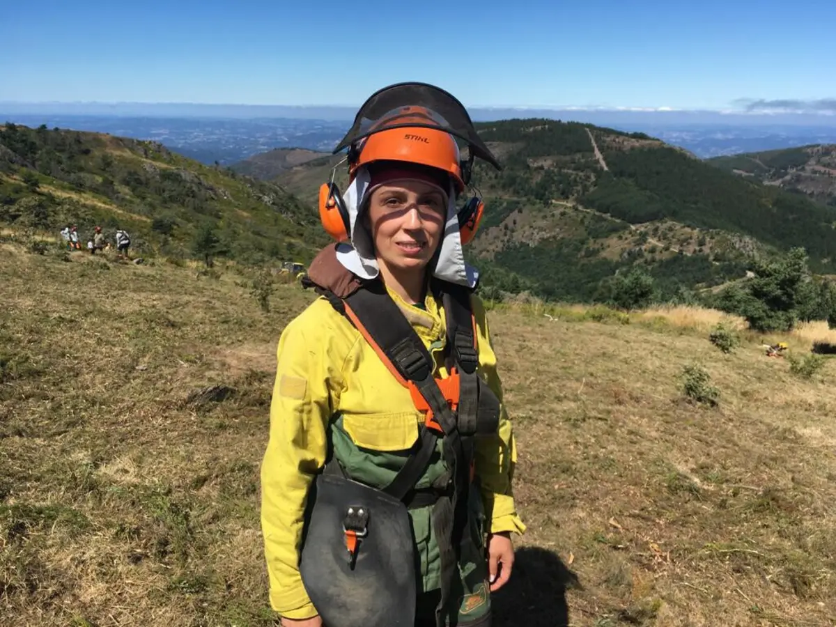 Fátima Queirós deixou o emprego como cozinheira para integrar a equipa de sapadores florestais