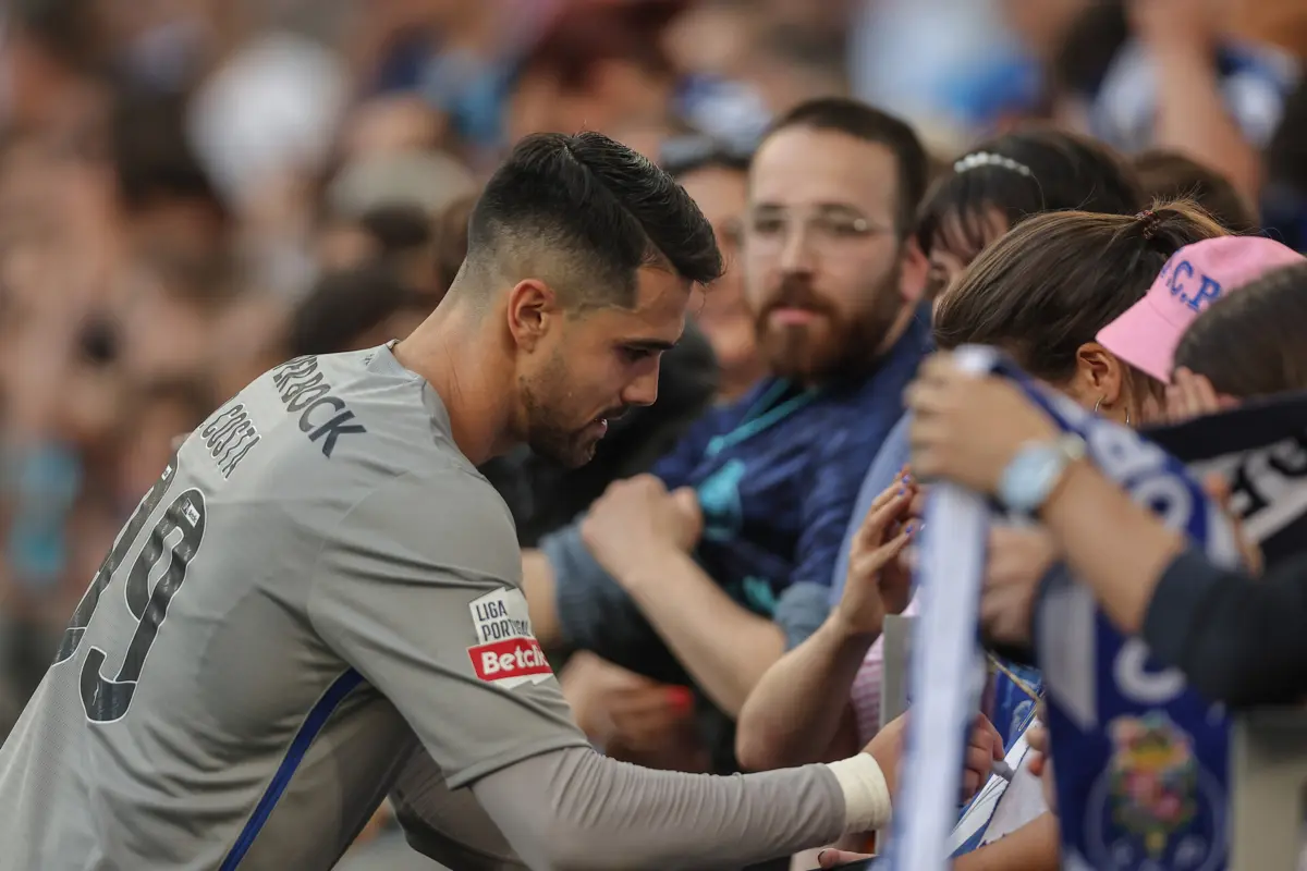 Diogo Costa sofreu um "desconforto muscular" no treino do F. C. Porto