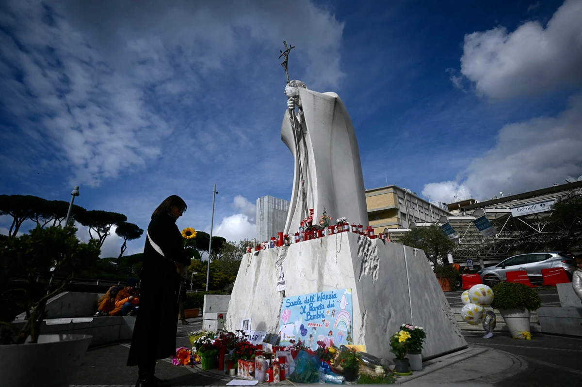 A saúde do Papa voltou a piorar na sexta-feira