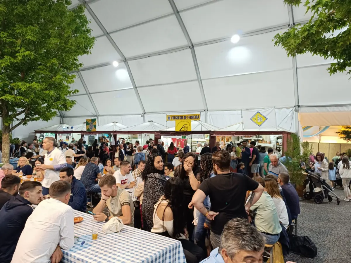 O evento realiza-se no Largo Hintze Ribeiro