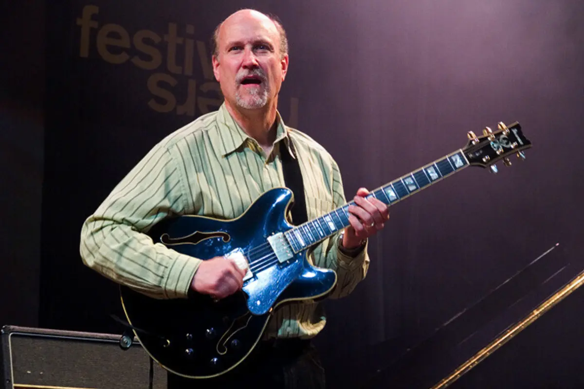 Histórico guitarrista norte-americano John Scofield vai atuar com Dave Holland