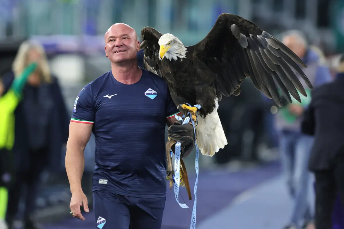 Bernabé é tratador de águias