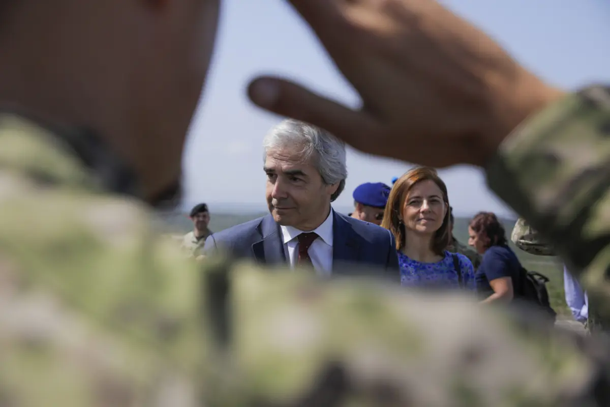 Ministro da Defesa esteve na Marinha Grande