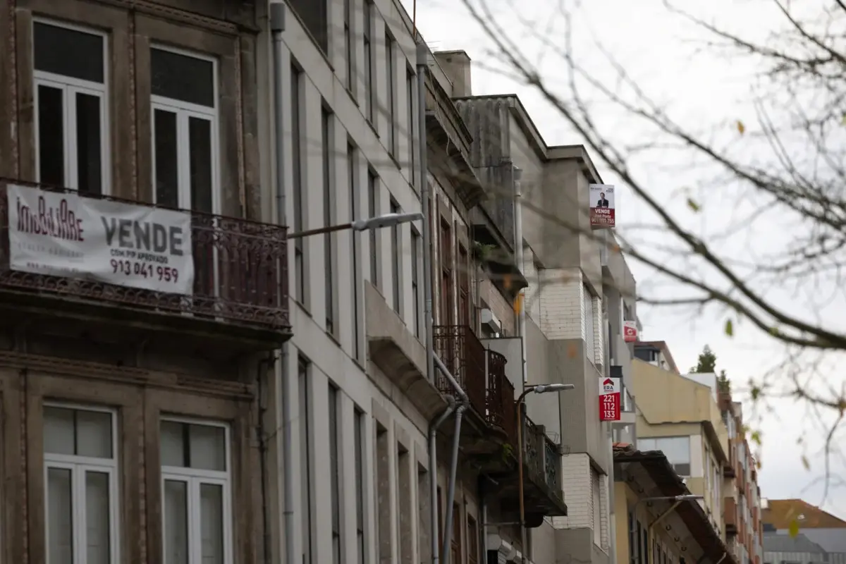 Preços dos imóveis no mercado estão, em média, 35% acima do seu valor real