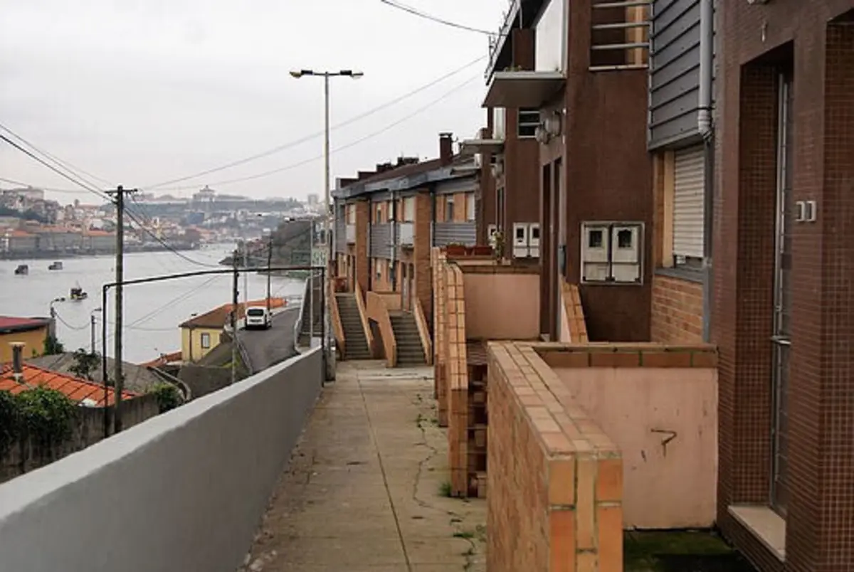 Intervenção inclui o Bairro do Cavaco, junto ao rio Douro