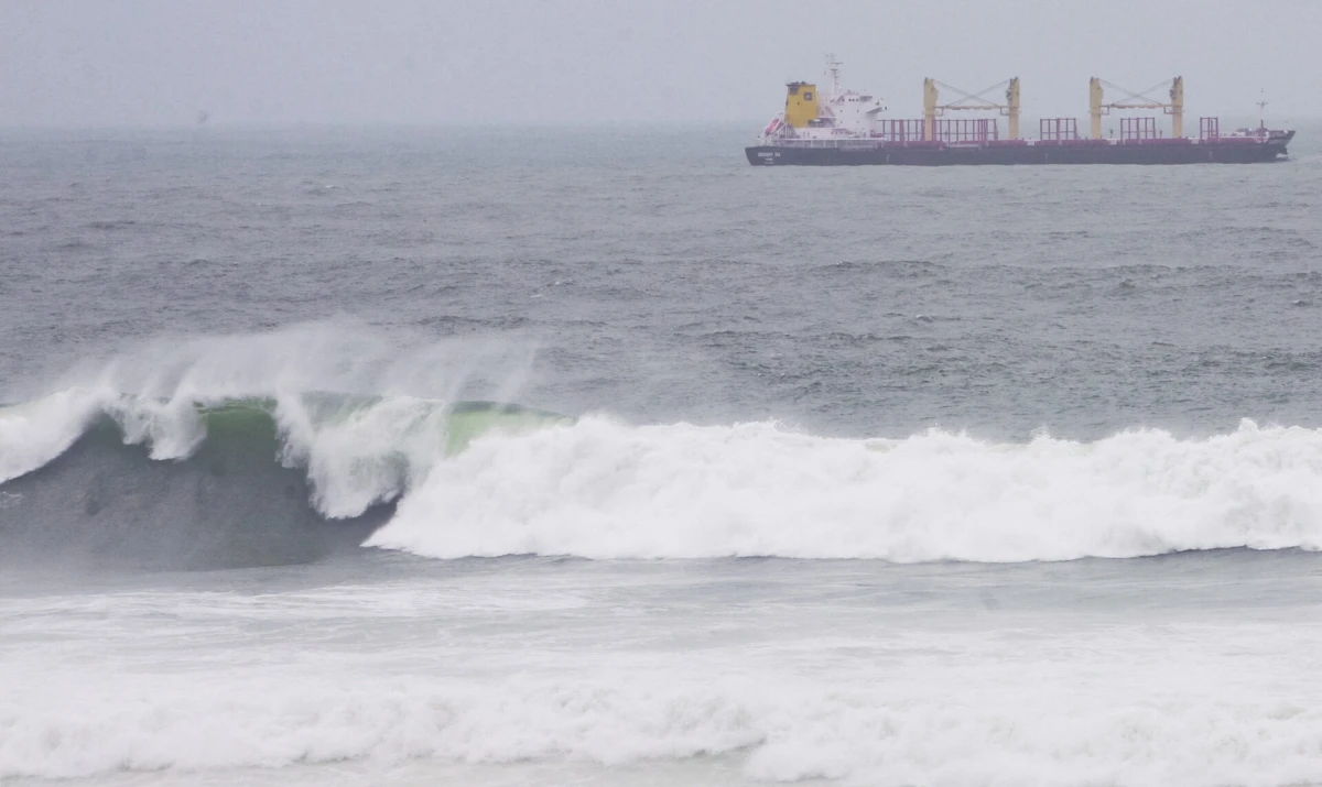 Previsão de ondas com 5 a 5,5 metros para os distritos de Lisboa, Setúbal e Leiria