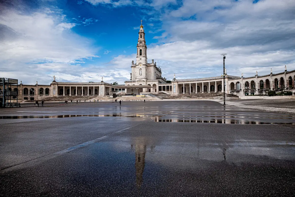 Imagem de contexto do artigo A Revolução de Abril passou pelo Santuário de Fátima