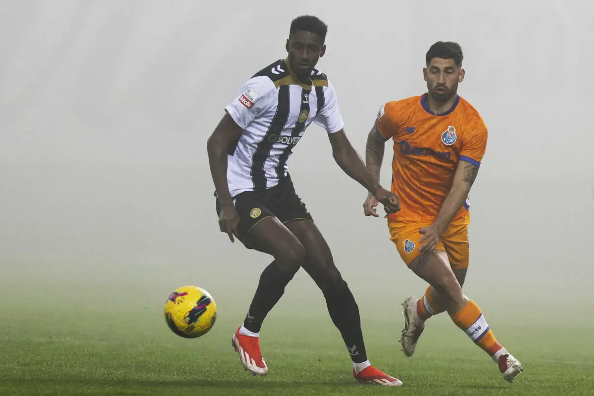 Jogo entre Nacional e F. C. Porto foi adiado devido ao nevoeiro na Choupana