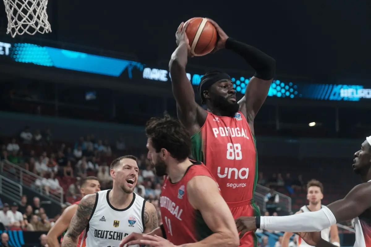 Neemias esteve em destaque