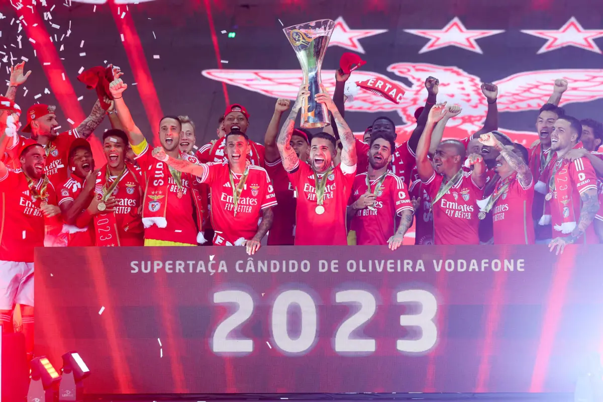 Imagem de contexto do artigo Benfica vence o F. C. Porto e conquista a Supertaça