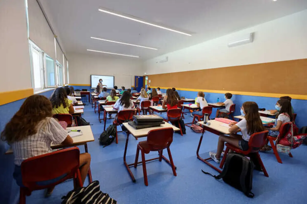 IL considera que resultados do PISA são "falhanço da política educativa do Governo"