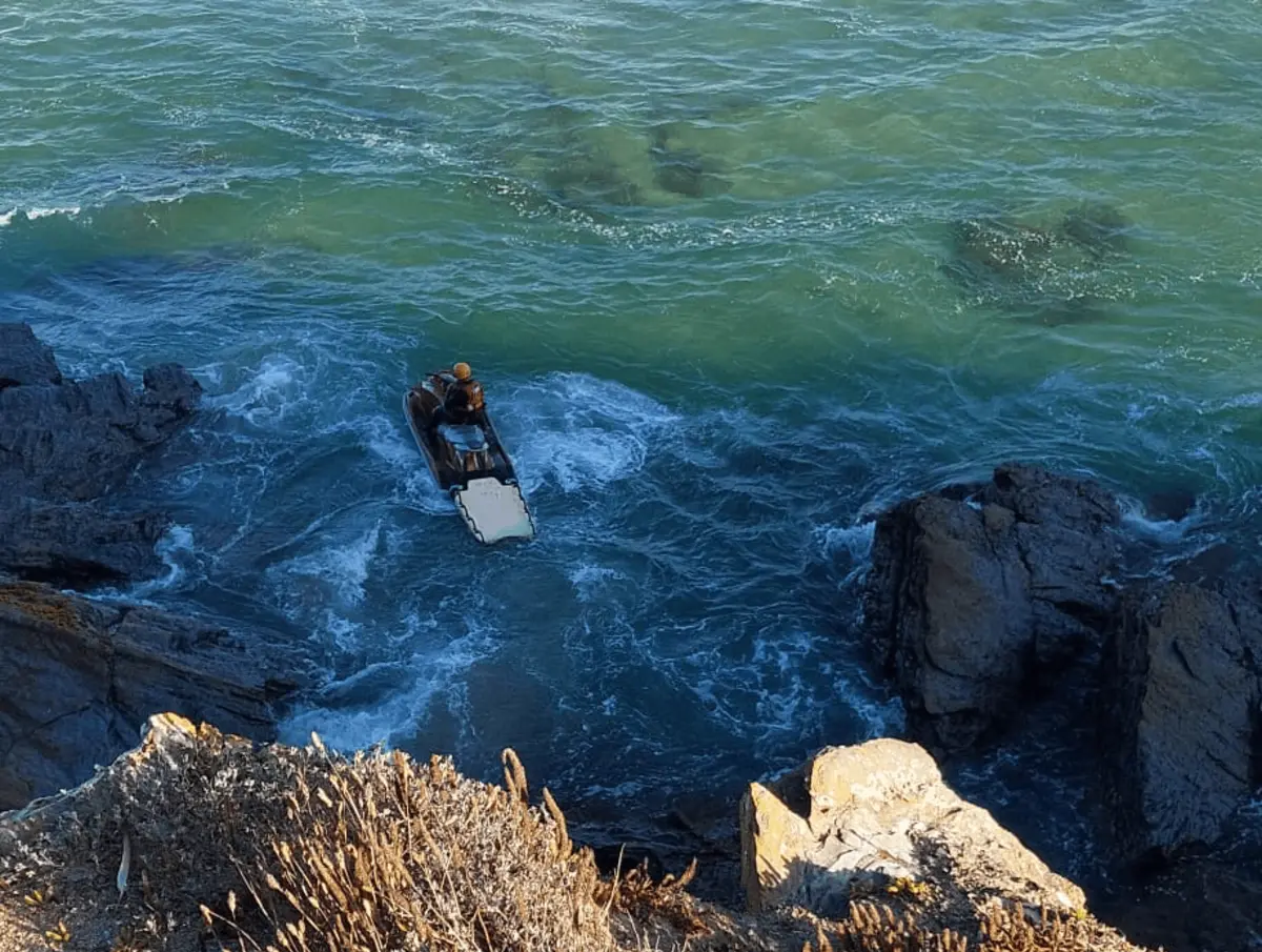 Homem caiu junto à praia do Espingardeiro, em Porto Covo