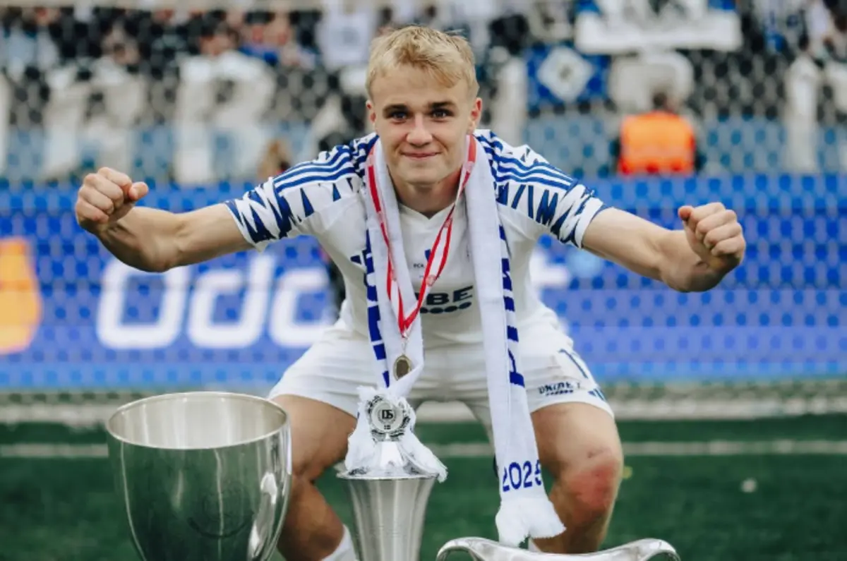 Victor Froholdt tem 19 anos