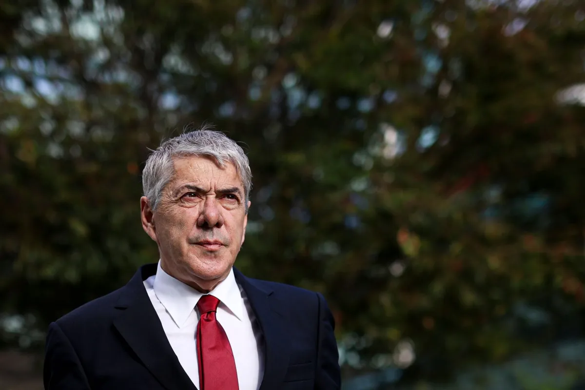 Sócrates disse ter decidido que não vai continuar a falar, alegando cansaço