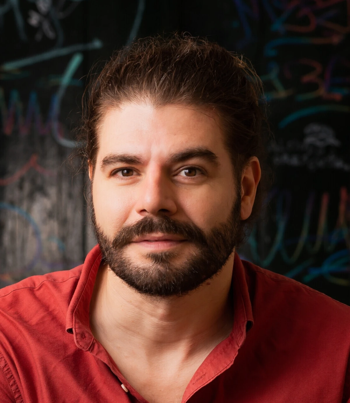 Está nas salas “O palácio de cidadãos”, primeira longa-metragem de Rui Pires. Teve estreia mundial no Festival Doclisboa em 2024, onde conquistou o prémio de Melhor Filme da Competição Portuguesa