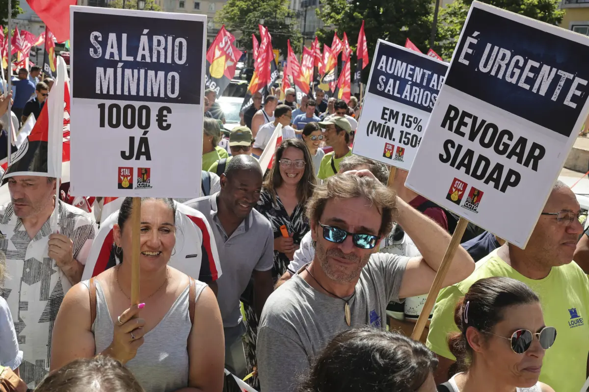 No protesto participam representantes de trabalhadores de todo o país